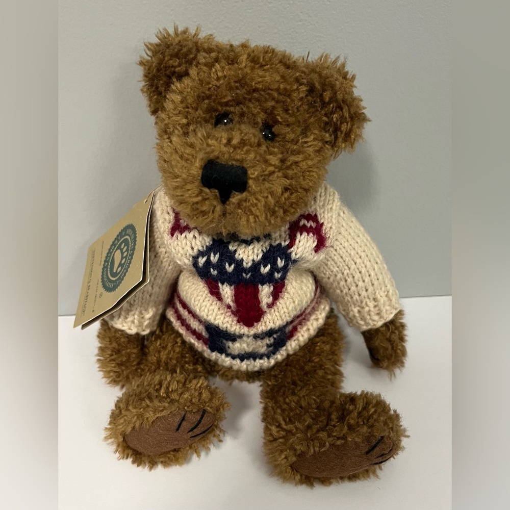 Boyd’s Bear. “Stevenson Q. Bearitage”